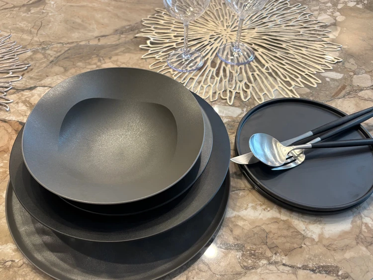 割れないのに高級感。日常の負担を減らすタフな美食器たち」_6