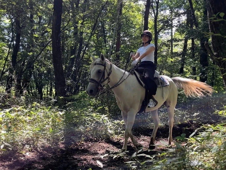 乗馬クラブ（カナディアンキャンプ）での体験乗馬