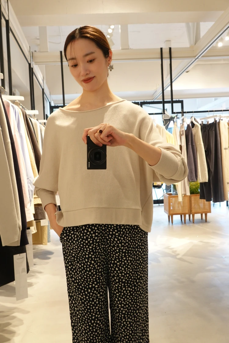 マイカ　＆　ディール　MICA　DEAL　2026　春夏　展示会　コーデ　30代　スウェット　オフショル