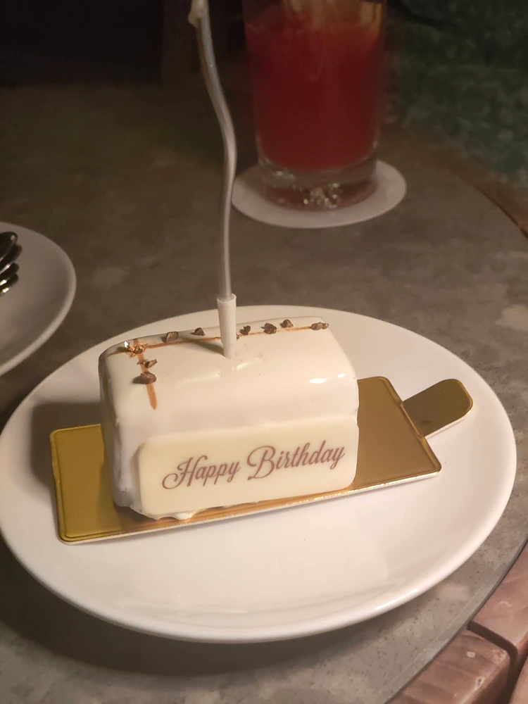 スパイア・ルーフトップ・バー・バンコク 誕生日 記念日 ケーキ