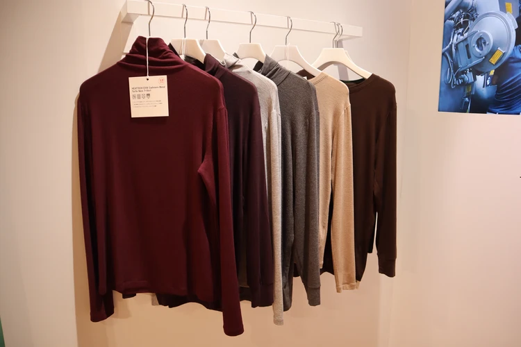 ユニクロ 感謝祭 買うべき アイテム 極暖ヒートテック カシミヤブレンド タートルネックT クルーネックT