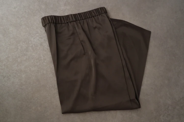 PLST　プラステ　サテンイージーパンツ