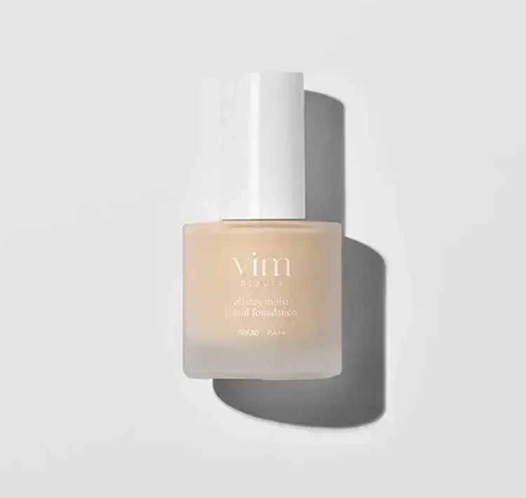 オールデイ モイスト リキッドファンデーション 19 cream ¥3190/VimBEAUTY