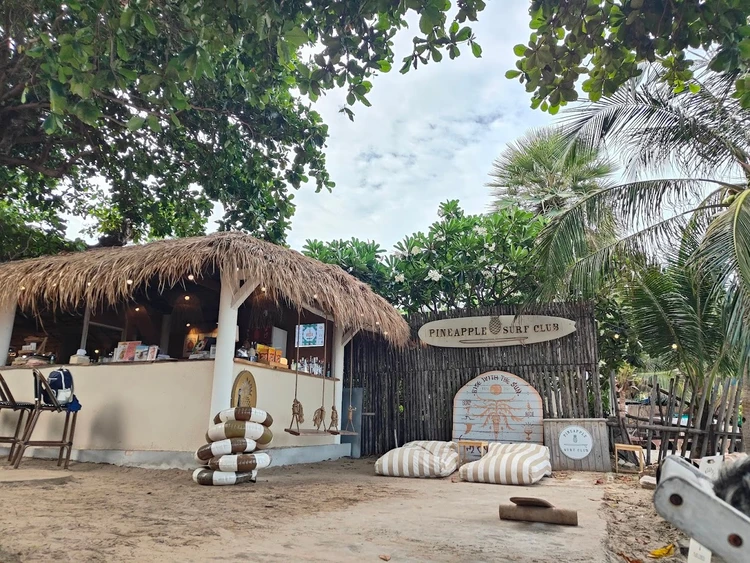 タイ　ホアヒン　SUP マリンスポーツ　Pineapple Surf Club