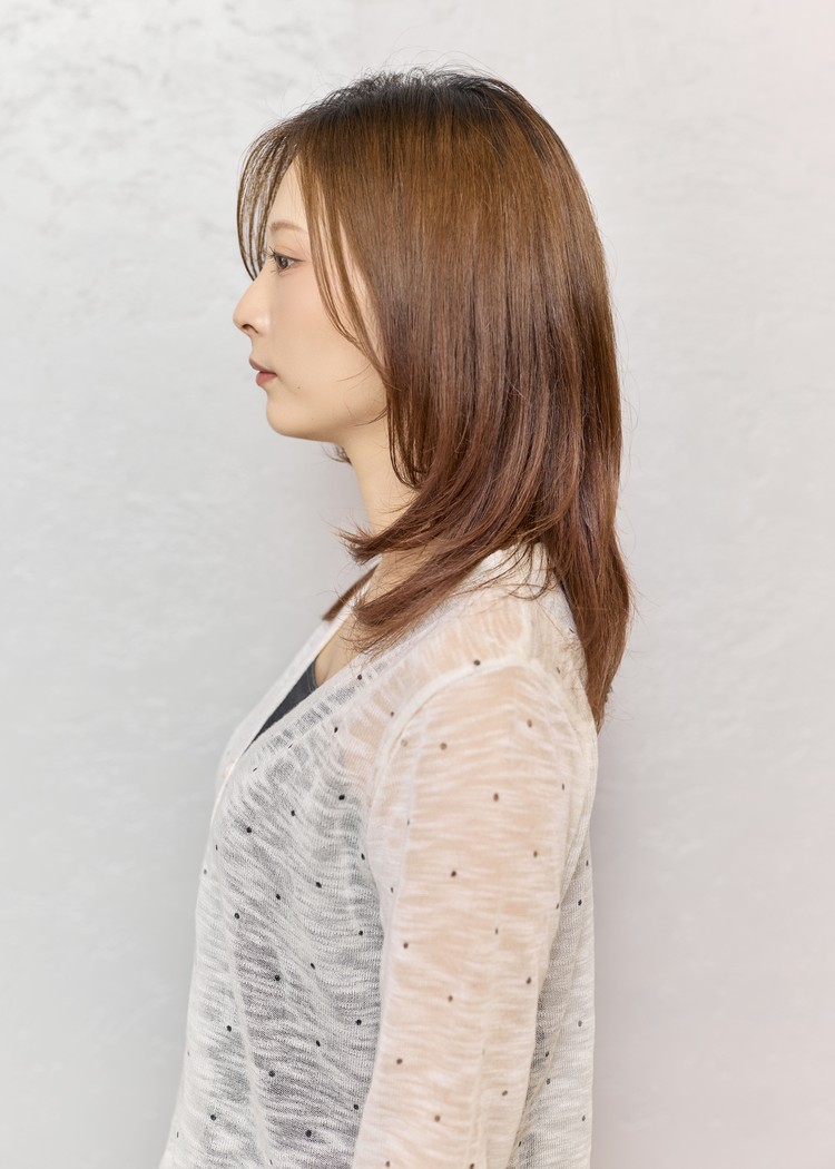 30代 髪型 ミディアムのサイド