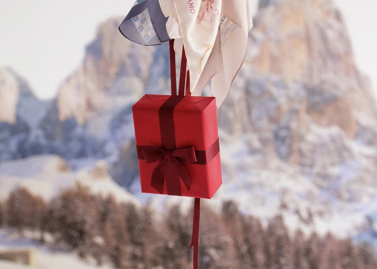 【FERRAGAMO(フェラガモ)】ホリデーを祝し、ポップアップストアを阪急うめだ本店にオープン