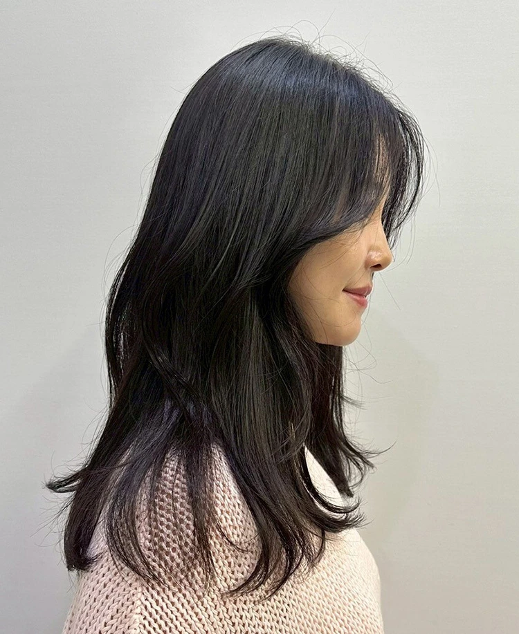 30代　髪型・ミディアムのサイド