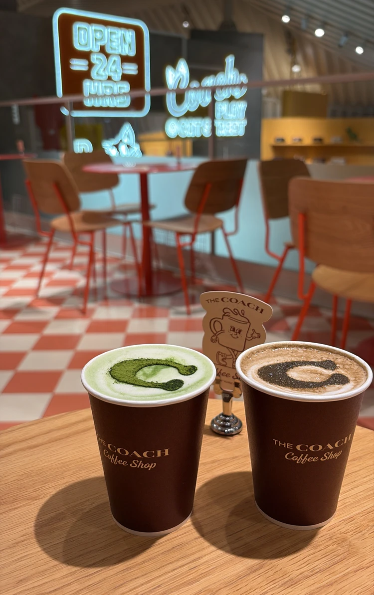 通りがかりのCOACHカフェで休憩☕️_4