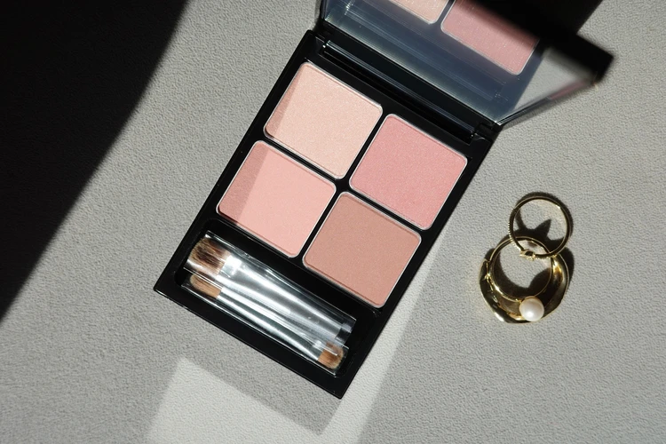 &be パレットアイシャドウ アンバーロゼ