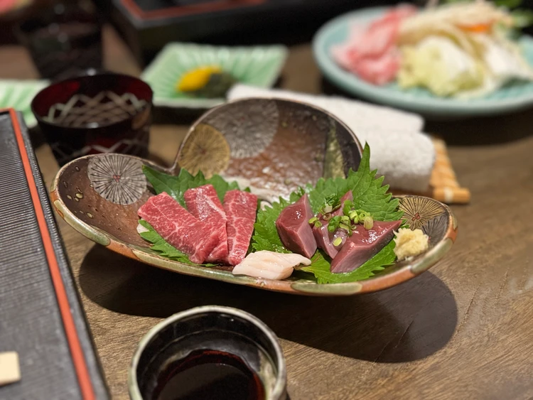 馬刺し　おおぎ荘の食事　夕食　熊本名産　熊本名物