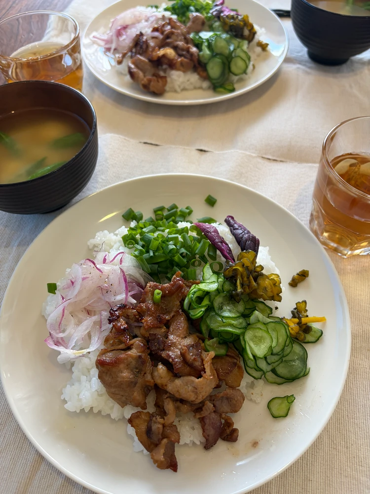 長谷川あかり カリカリ豚バラ肉の混ぜごはん