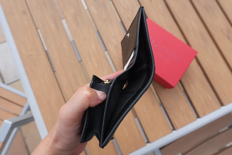【VALENTINO GARAVANI】ロックスタッズのミニ財布がアウトレットで半額!購入レビュー_6