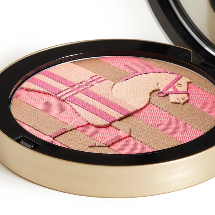 エルメスの限定色】ネイル、ルージュ、アイシャドウを詳しく見る（写真