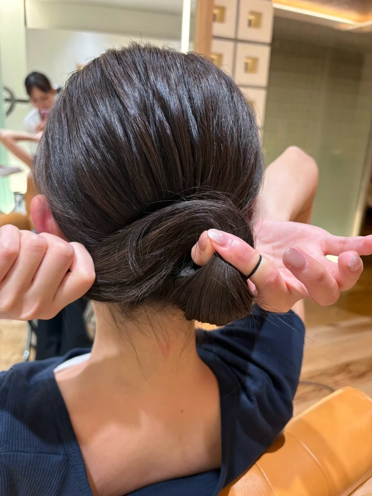 30代髪型・ロングのヘアアレンジ2