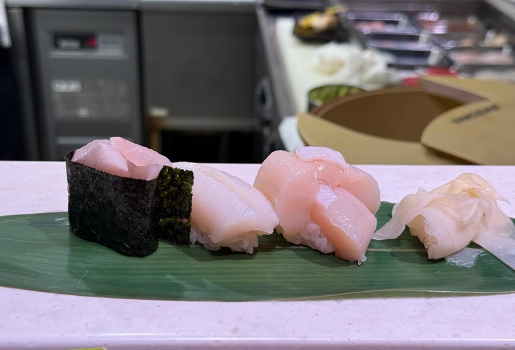 大人気北海道回転寿司【根室花まる】立食い寿司が凄かった！！_5