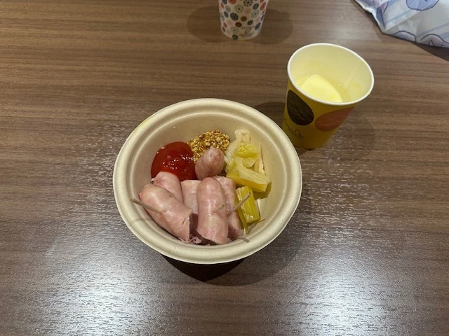 ラウンジの軽食