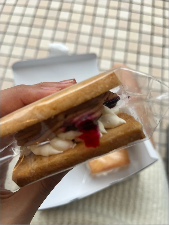 「マモン・エ・フィーユ」の焼菓子と神戸御影本店だけの生菓子🩷 #手土産部_2_3