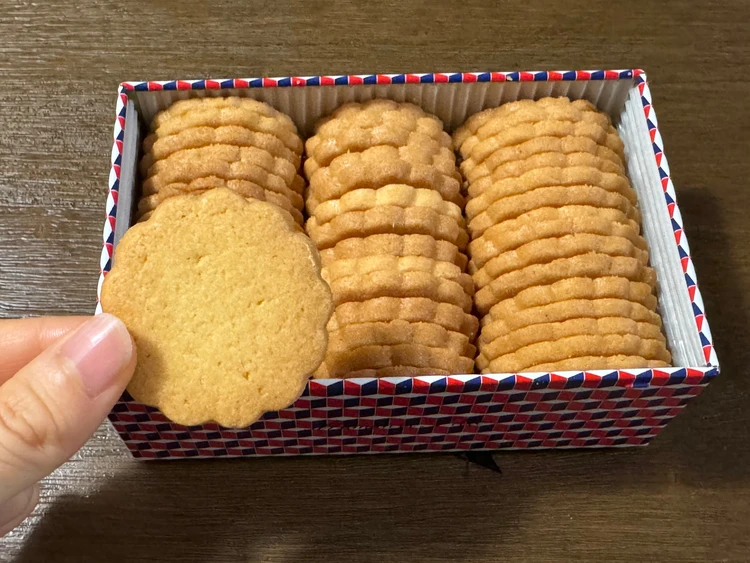 マモンエフィーユ　フレンチビスキュイ　クッキー缶　関西クッキー缶　関西スイーツ　神戸スイーツ