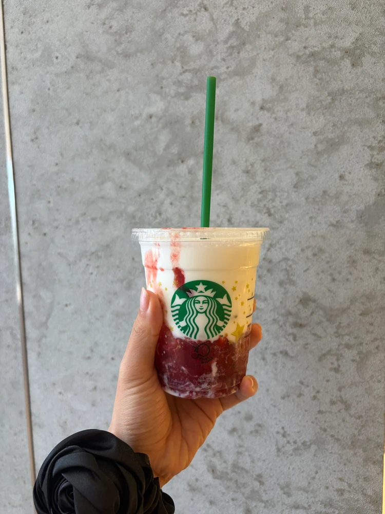 スタバ スタバ新作 ごろっといちごミルク スターバックス