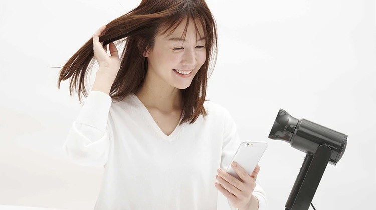 【BAILA公式Instagramフォロー&いいねキャンペーン】ハンズフリーで使える！『Dr.Beau』のドライヤーを合計1名様にプレゼント