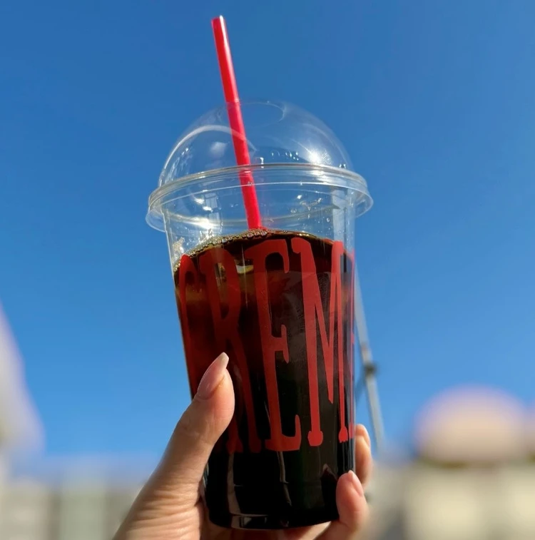 アイスコーヒーと青空