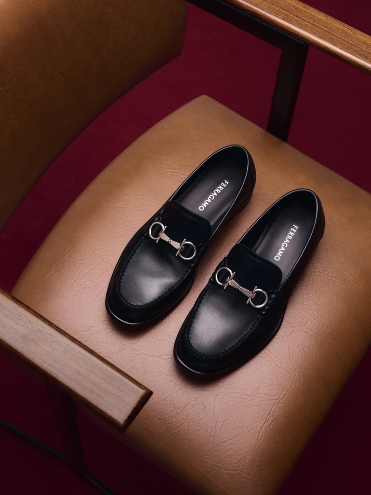 フェラガモ ローファー