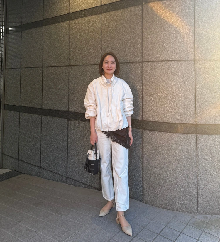 トレンドのレースキャミコーディネート　30代女性