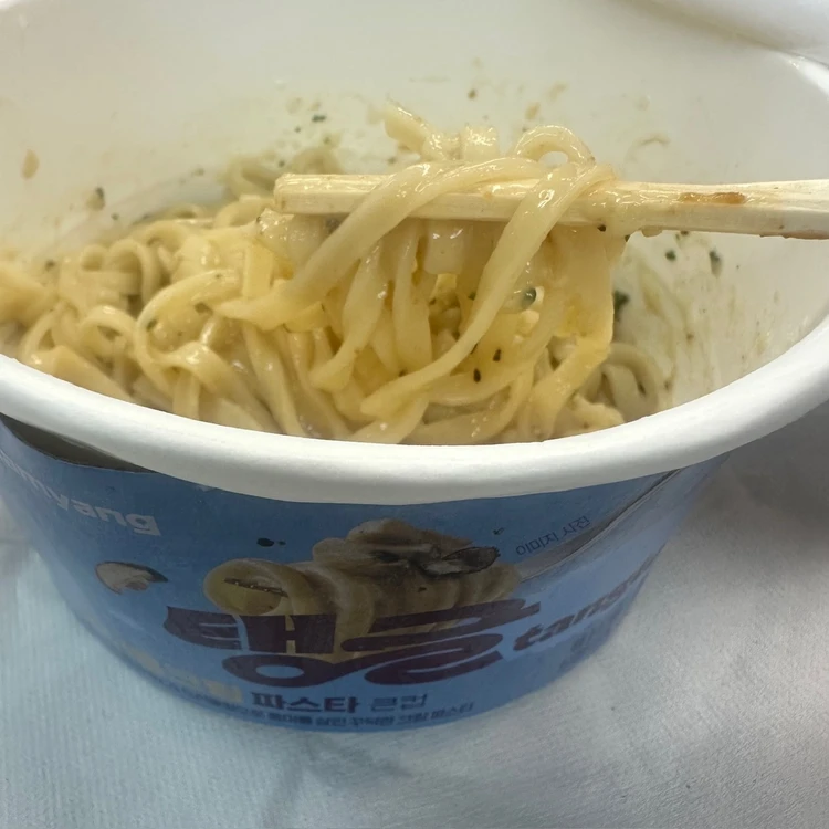 テングルパスタ　マッシュルームクリーム