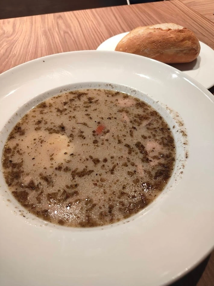 ポーランド ワルシャワ 空港 レストラン スープ