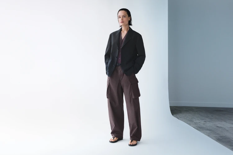 ユニクロ ユー 2026年春夏コレクション カーゴパンツコーデ