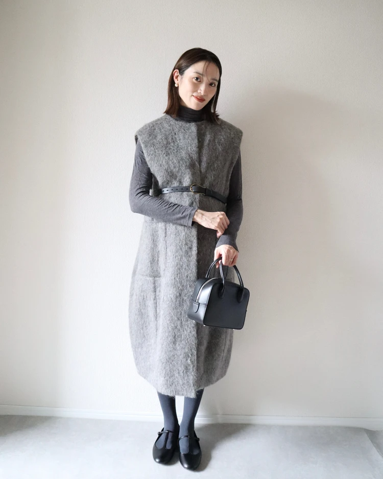 ユニクロ　UNIQLO グレー　#Newans ハッシュニュアンス　ロングジレ　レイヤード　冬　コーデ