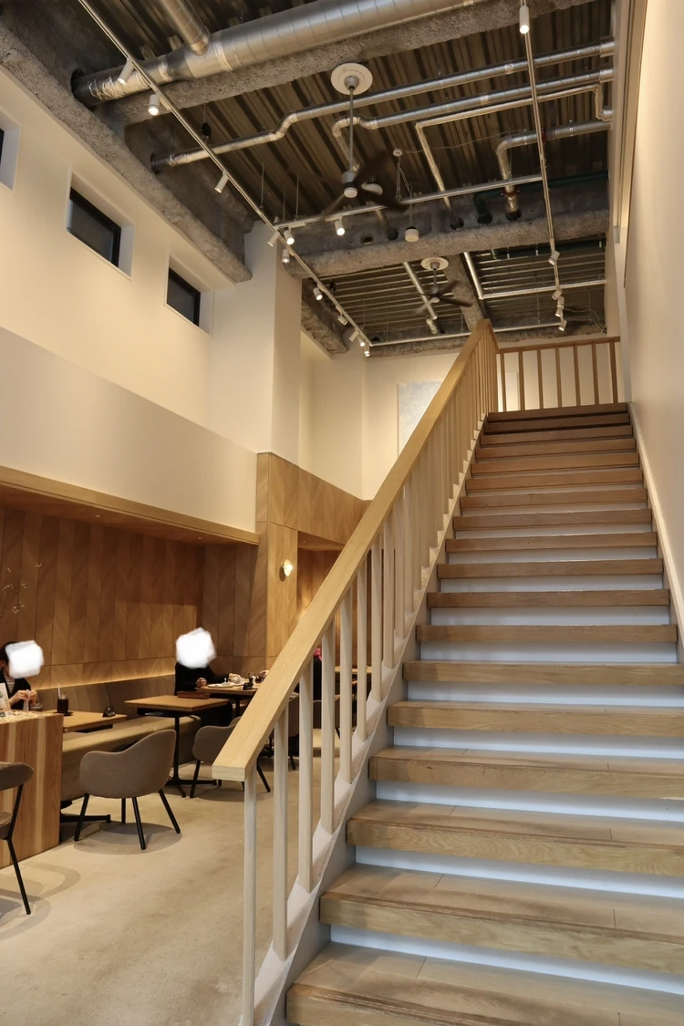 東京　日本橋　SiKiTO CAFE　シキト　カフェ　駅近　電源　WiFi　完備　コンセント　作業　朝活　モーニング　おすすめ