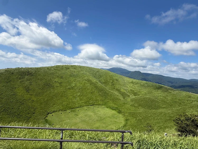 まるで天空散歩！伊豆・大室山で出会った360度の絶景_1_1