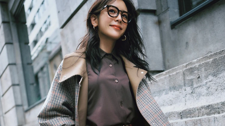 【コートコーデ】ハンサムなチェックを味方に知的ムードを引き寄せて【BAILA今日のコーデ】