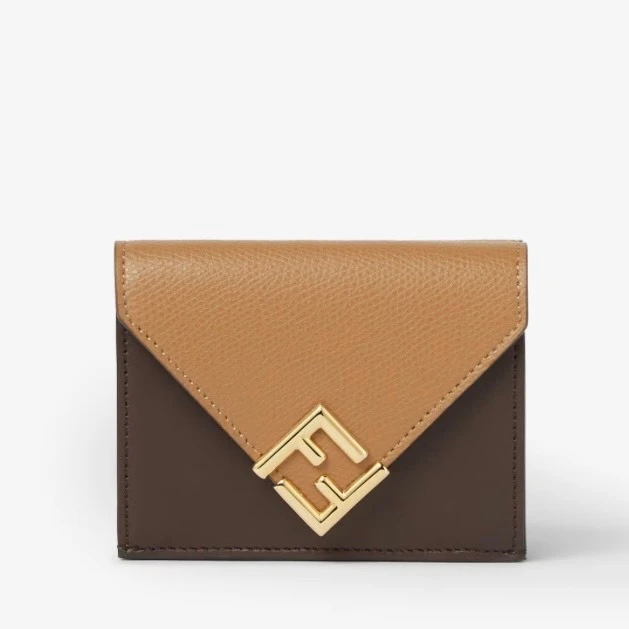 「FENDI（フェンディ）」の「FFダイヤモンド財布」