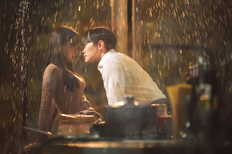 キングザランドの雨のシーン