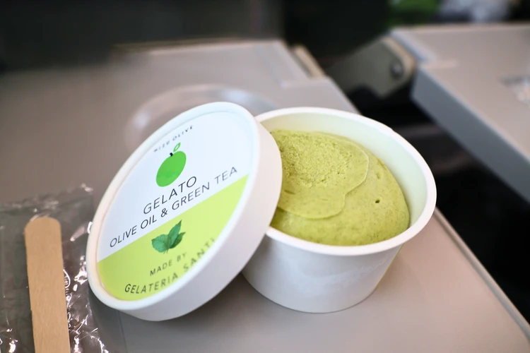 伊豆の鉄道員の本気×鎌倉の人気店！歴史も素材も絶品ジェラートアイス！ #スイーツ部_1