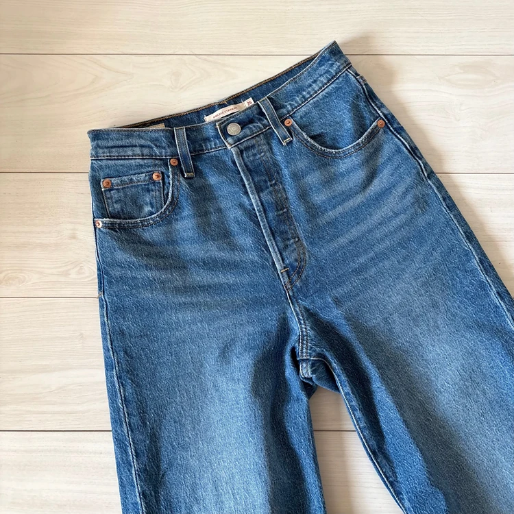 LEVI'Sの名品"RIBCAGE"のストレートデニムで楽しむ大人カジュアル_1