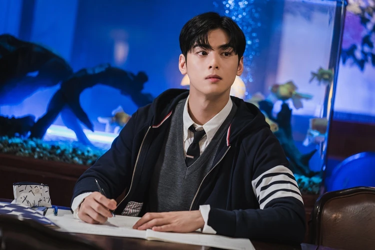 女神降臨　主演　チャウヌ