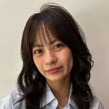 【2026年夏のくびれミディアム】ニュアンス感たっぷり!上品リッチなカールミディ