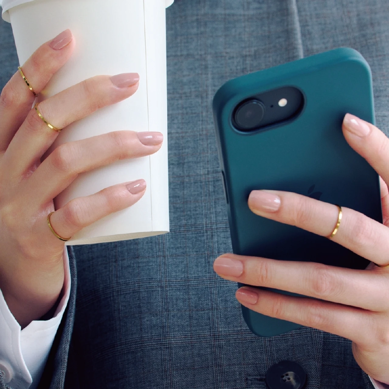 【ピンクのネイルカラー4選】品よくピュアなピンク色でオフィスでの好感度アップ!