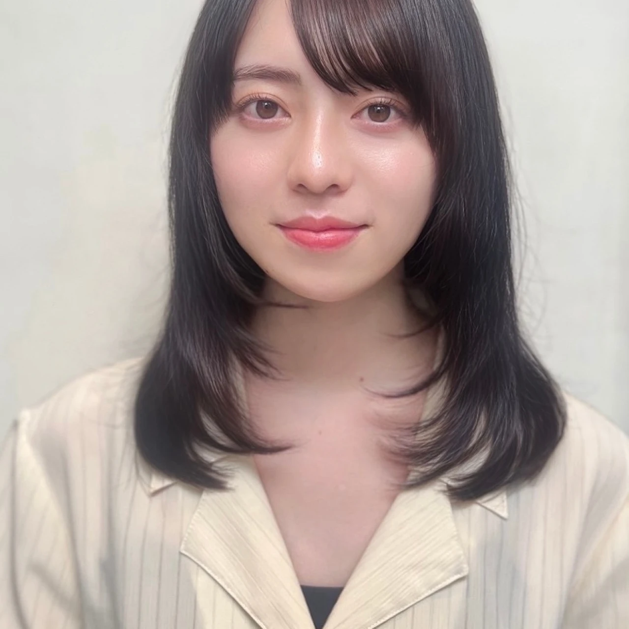 【ミディアム・30代～40代大人の髪型】夏のトレンドへア！ミディアムレイヤー