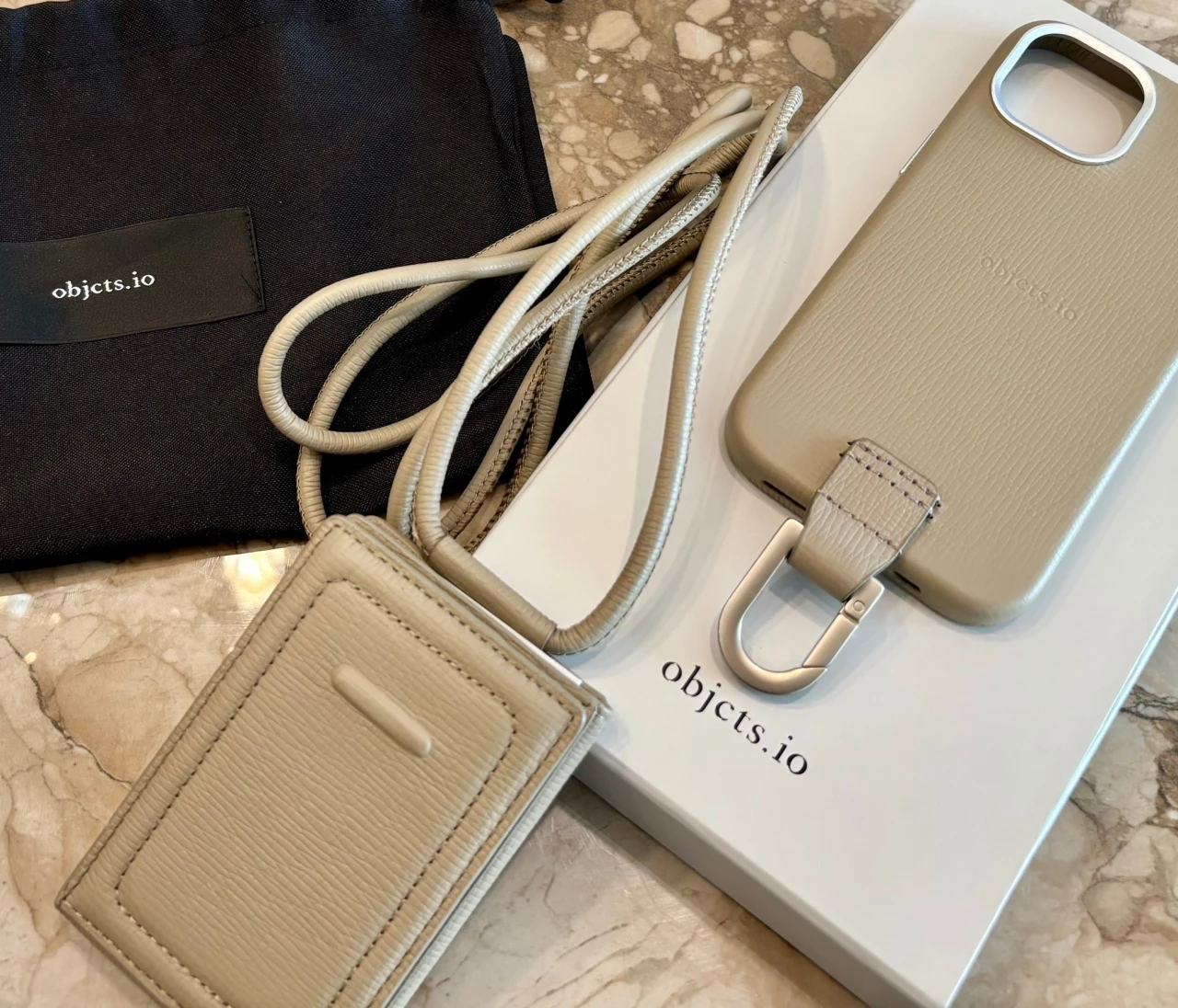 荷物を減らしたい人へ。objcts.ioのスマホケースを新調