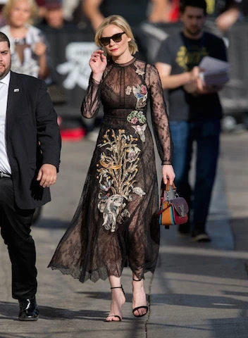 永遠のガーリーアイコン、キルスティンの「インスタ始めました」