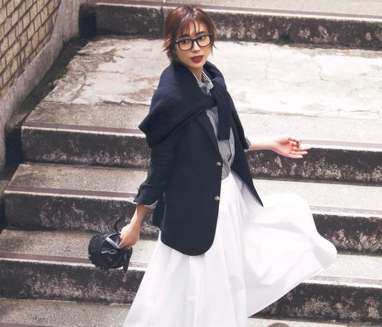 【スニーカーコーデ】クラシックなハイカットコンバースはトラッド服と相思相愛【BAILA今日のコーデ】