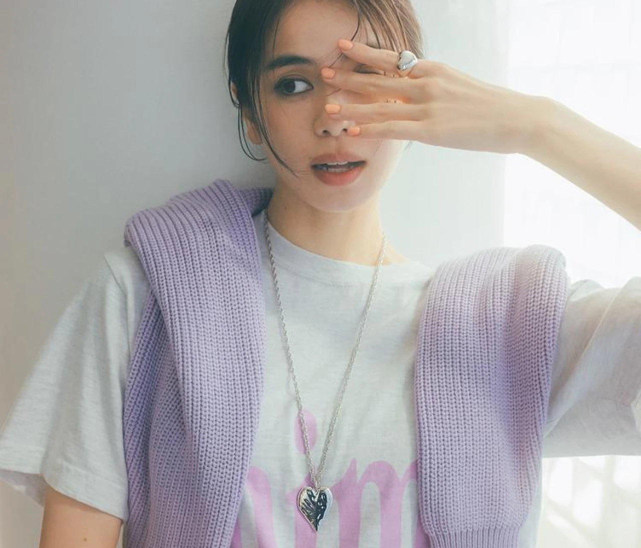 “痛く”見せない！大人の甘めコーデ（写真）