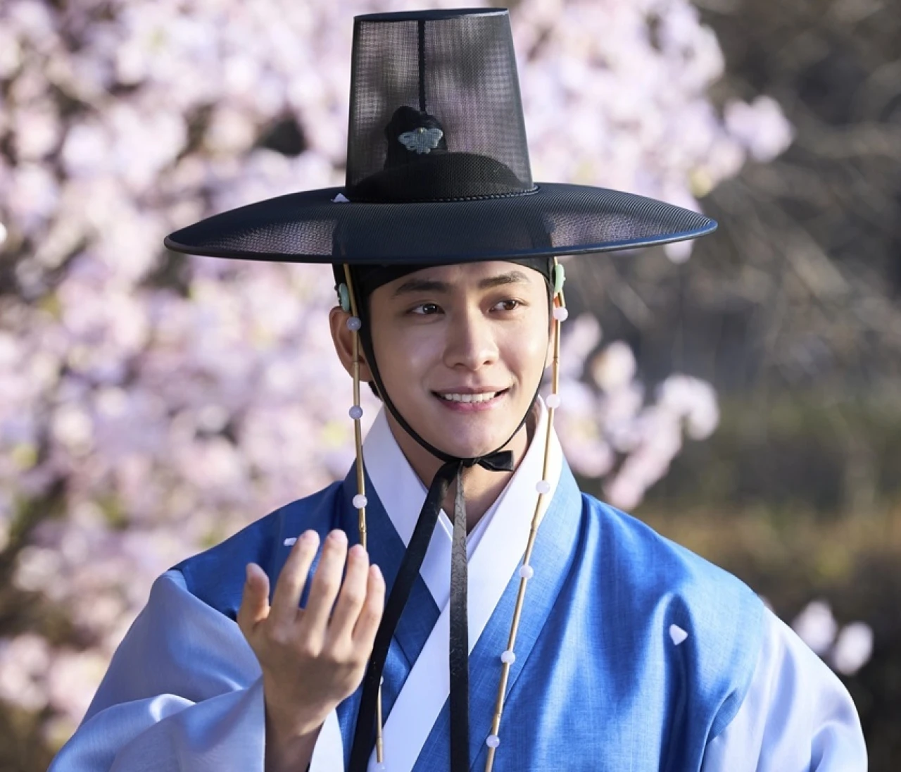 【働く30代におすすめの韓国ドラマ】隠れた良作！ カン・テオが王世子役の“入れ替わり系”ロマンスファンタジー史劇『この川には月が流れる』