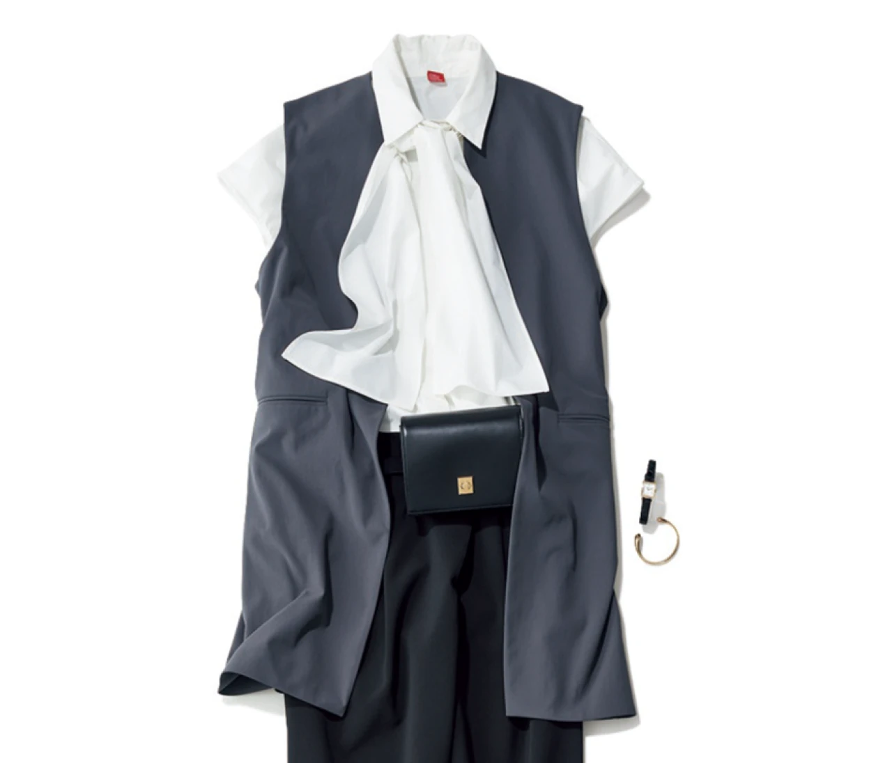 予想最高気温37℃/涼しいままに“きちんと感”を叶えるジレ羽織り【BAILA今日のコーデ】