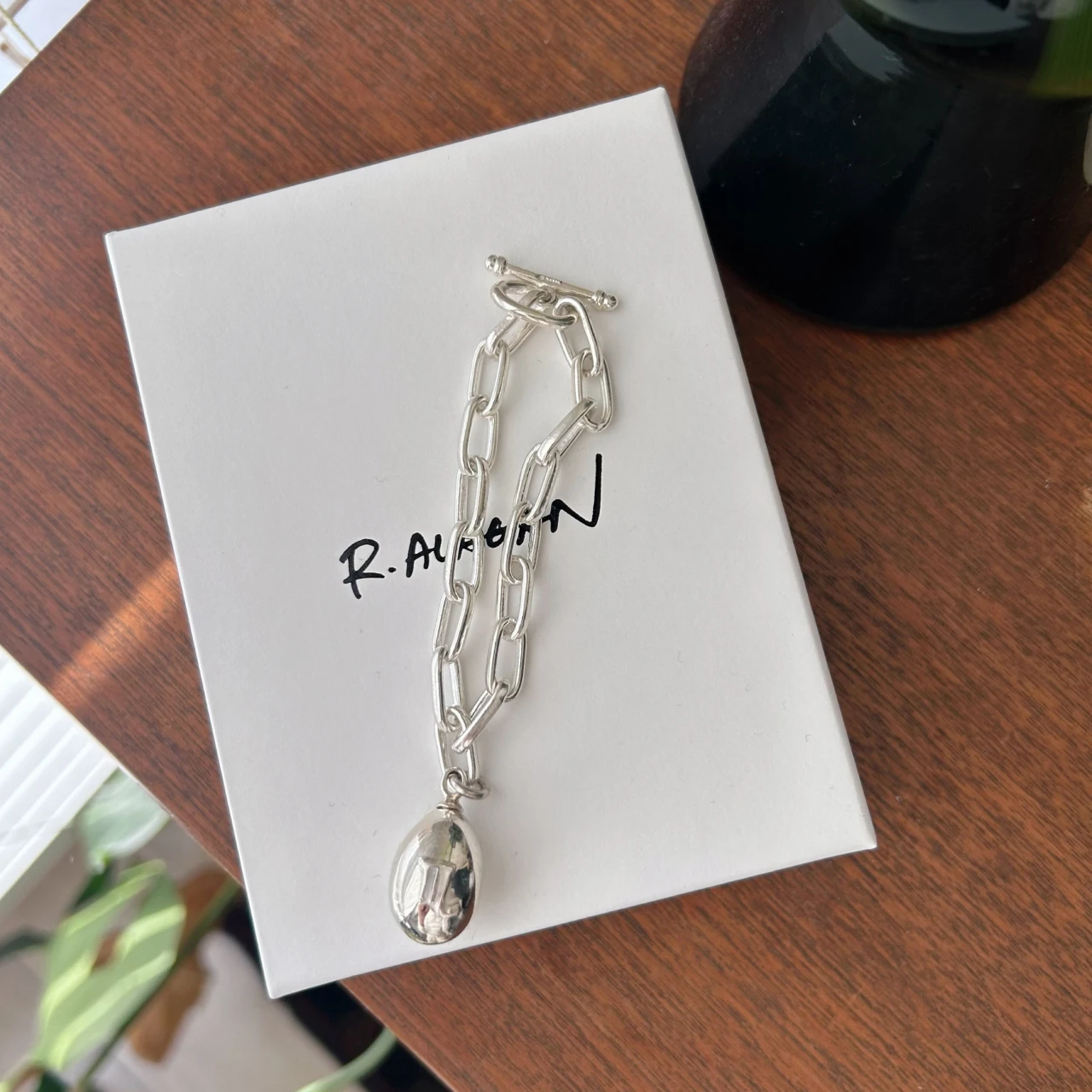 R.ALAGANの星座チャームブレスレットで運も気分も上げていきたい！【エディターズピック】