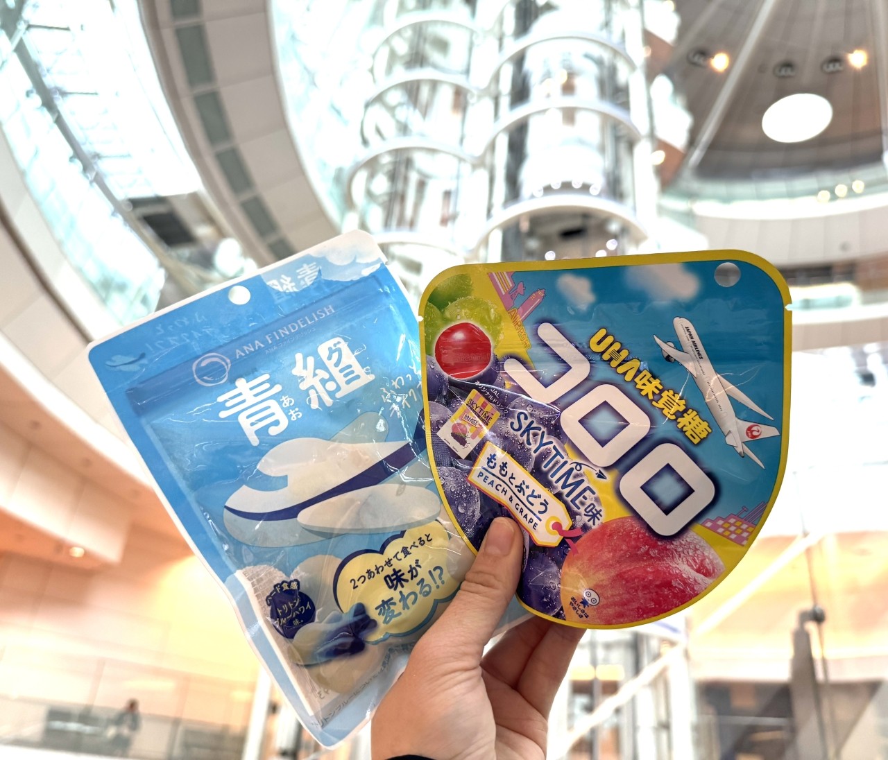 【空港おみやげ】JALコロロ＆ANA青組グミ｜世界100カ国旅する旅行好き会社員が実食レビュー